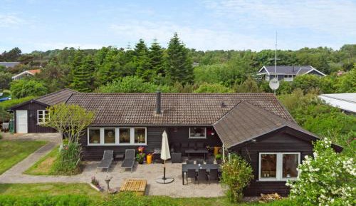 Four-Bedroom Holiday Home