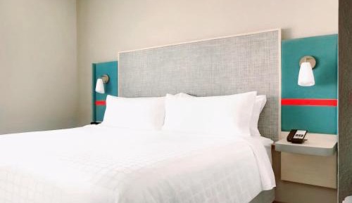 Deluxe Queen Room - Non-Smoking