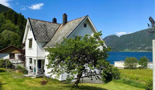 Five-Bedroom Holiday Home