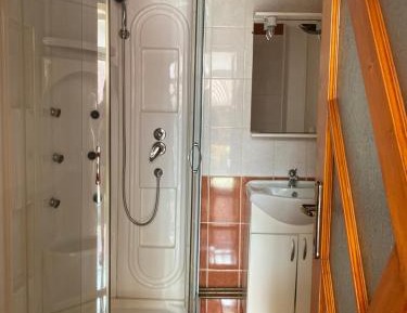 Standard Twin Room with Shared Bathroom