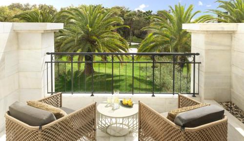 Deluxe King Room with Garden View and Terrace