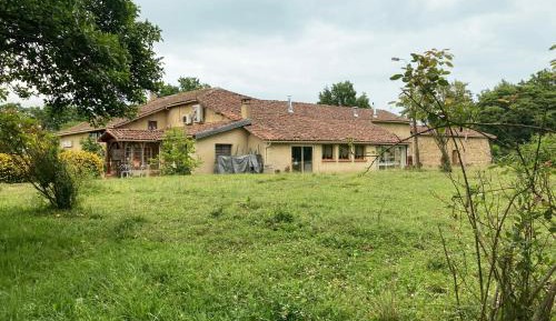 Villa with Garden View