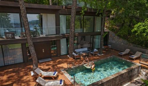 Villa Prive with Garden View