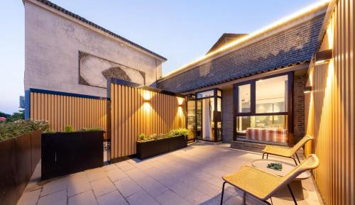 Queen Room with Garden View