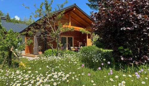 Apartment with Mountain View