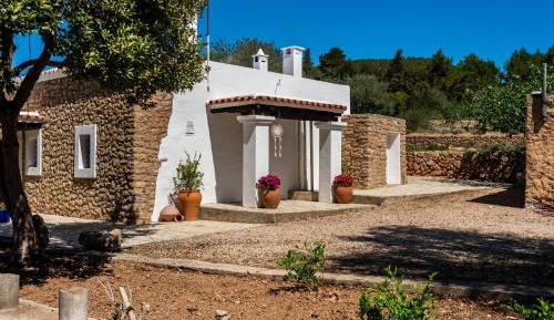 Villa with Garden View