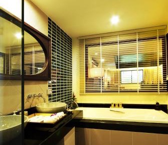 Orchid Jacuzzi Suite