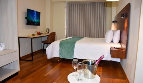 Deluxe Suite with Spa Bath