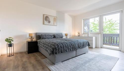 One-Bedroom Apartment with Balcony