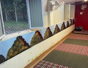 10-Bed Mixed Dormitory Room