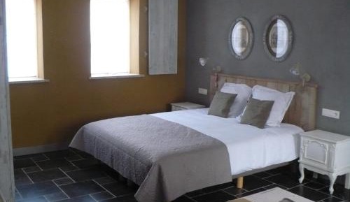 Deluxe Double Room with Shower