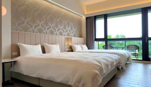 Quadruple Room with Private Bathroom