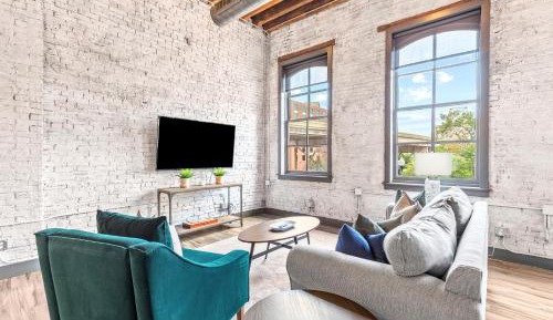 Two-Bedroom Apartment with City View