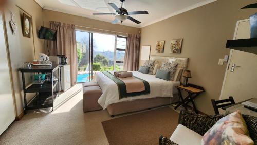 Queen Room with Pool View