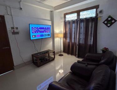 Deluxe One-Bedroom Apartment