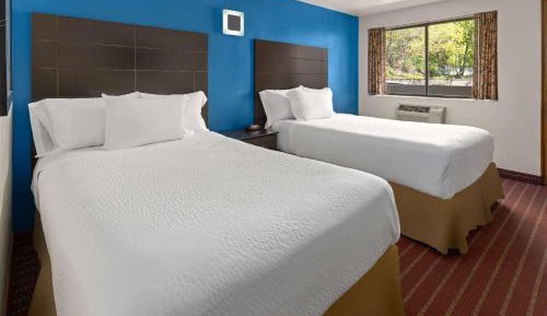 Double Room with Two Double Beds - Smoking