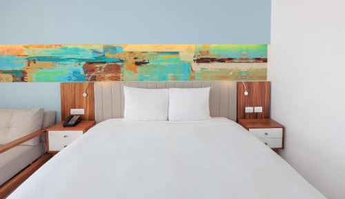 Deluxe King Room with Terrace and Ocean View