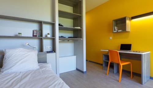 Single Room with Private Bathroom