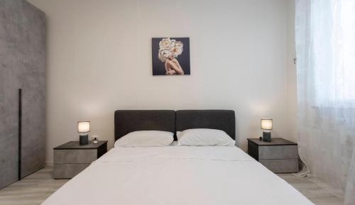 Superior One-Bedroom Apartment with Balcony