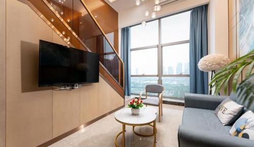 Apartment with Lake View