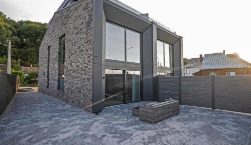 Apartment with City View
