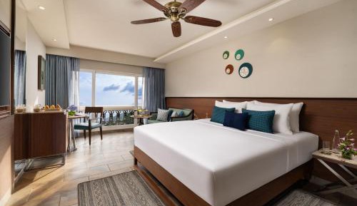 Deluxe Room King Bed