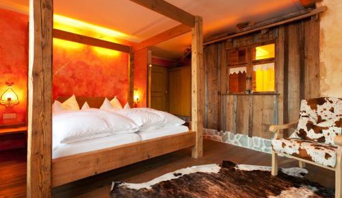 Family Room with Mountain View