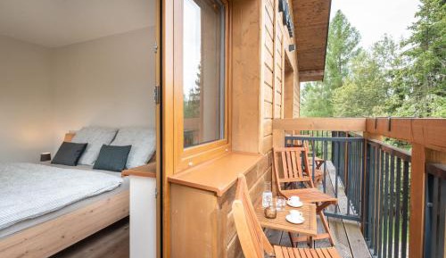 Apartment with Mountain View