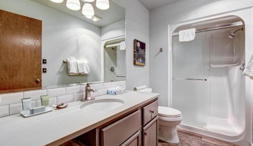 Ocean View 2 bedroom condominium - 1.5 miles south of The Waves