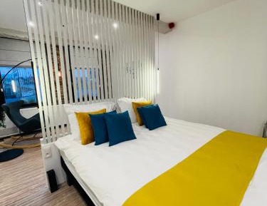 Deluxe Double Room with Extra Bed