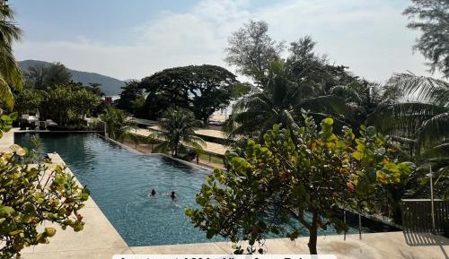 Two-Bedroom Apartment with Balcony and Sea View