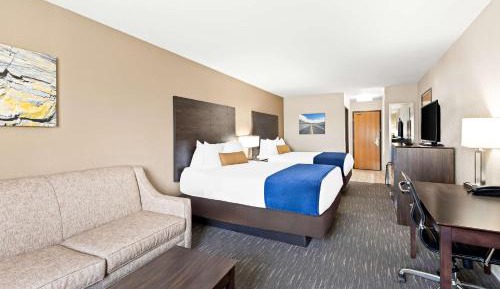 Family Queen Suite with Sofa Bed