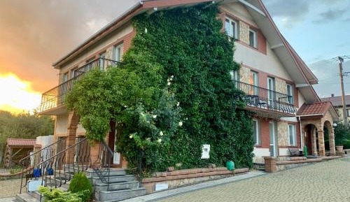 Three-Bedroom Apartment with Balcony