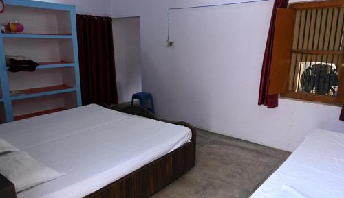Deluxe Room (1 adult + 2 children)