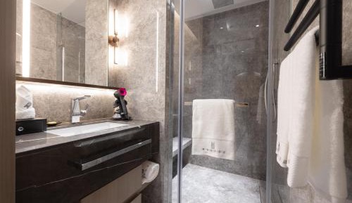 Studio with Garden View