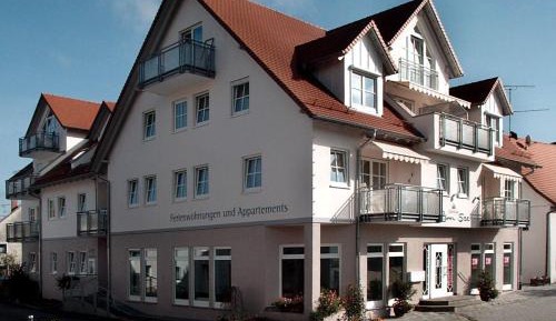 Superior One-Bedroom Apartment with Balcony