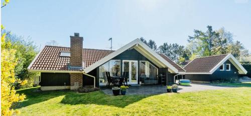 Three-Bedroom Holiday Home 