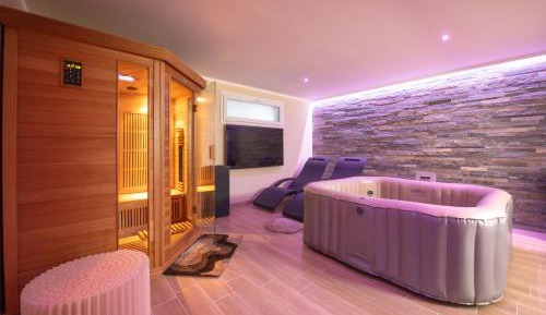 Villa with Garden View