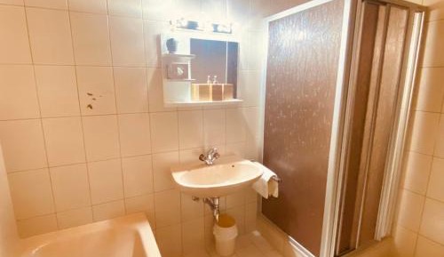 Apartment with Bathroom