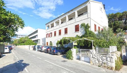 One-Bedroom Apartment with Sea View and Balcony
