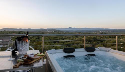 King Suite with Spa Bath