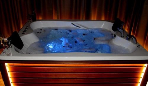 King Suite with Spa Bath