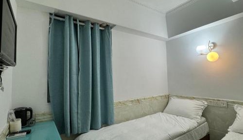 Twin Room with Private Bathroom