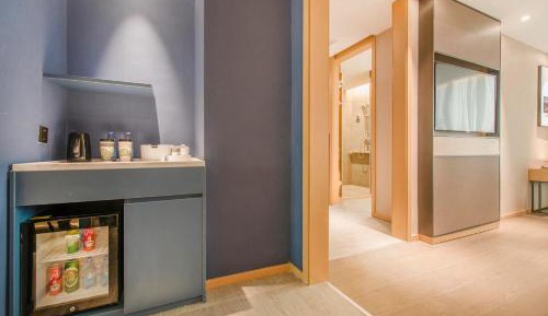 Jimu Double Room with Bathtub 