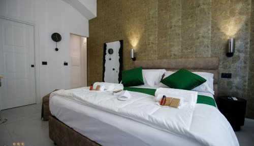 Queen Room with Spa Bath