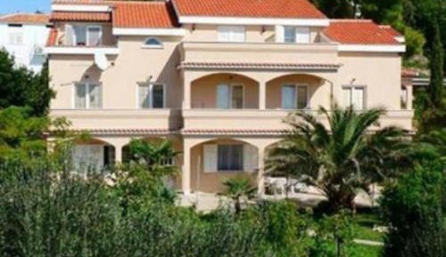 Three Bedroom Apartment with Balcony