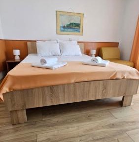 Double or Twin Room with Mountain View