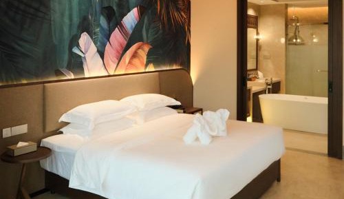 Suite with Garden View