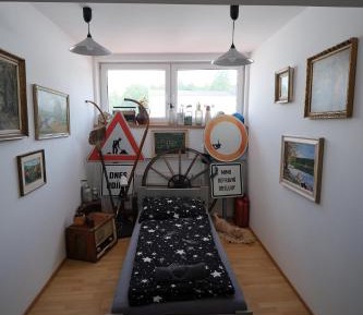Single Room with Shared Bathroom