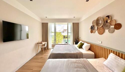 King Room with Pool View